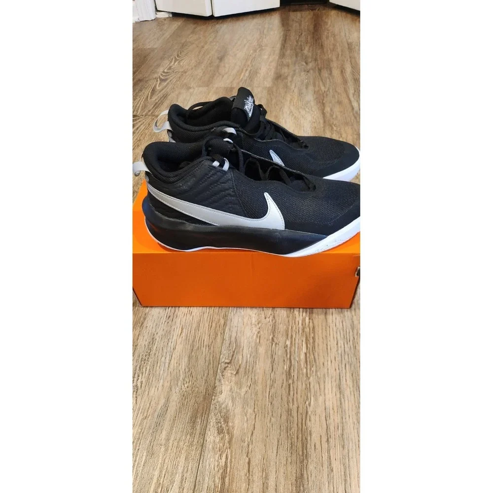 Size 6.5 Y  (GS) - Nike Team Hustle D10 Low Black Metallic Silver